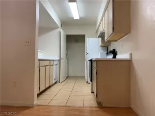 Photo #5: 2225619 Listing