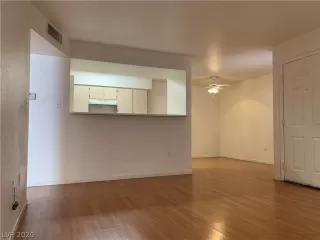 Photo #6: 2225619 Listing