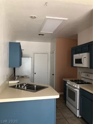 Photo #4: 2225644 Listing