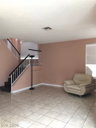 Photo #5: 2225644 Listing