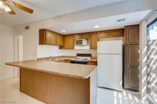 Photo #2: 2225685 Listing