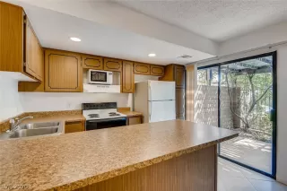 Photo #3: 2225685 Listing