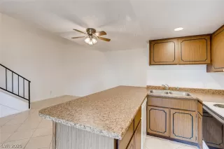 Photo #4: 2225685 Listing