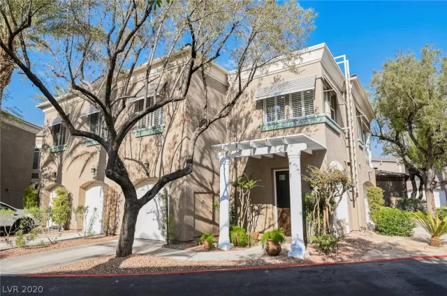 MLS: 2225701 Condo For Sale