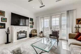 Photo #3: 2225712 Listing