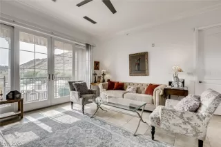 Photo #4: 2225712 Listing