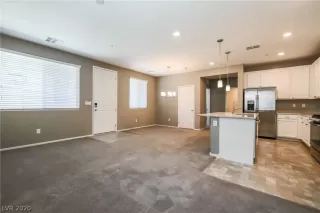 Photo #6: 2225750 Listing