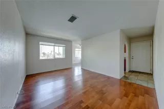 Photo #2: 2225778 Listing