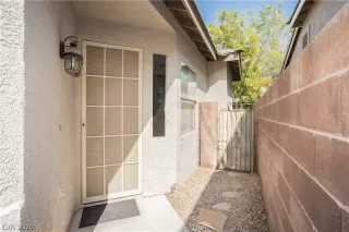 Photo #4: 2225810 Listing