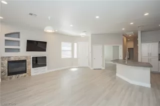 Photo #5: 2225810 Listing