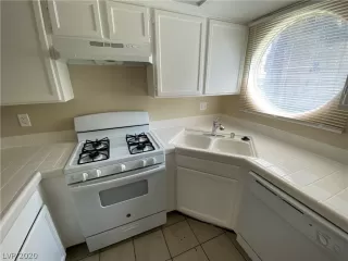 Photo #5: 2225864 Listing 