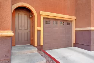 Photo #4: 2225870 Listing