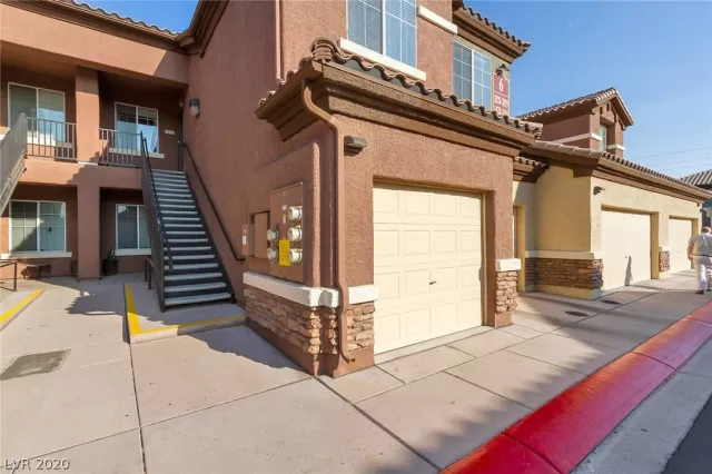 MLS: 2225886 Condo For Sale