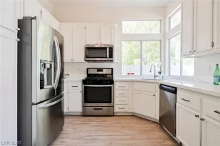 Photo #1: 2225896 Listing 