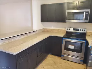 Photo #2: 2225902 Listing