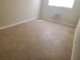 Photo #6: 2225902 Listing