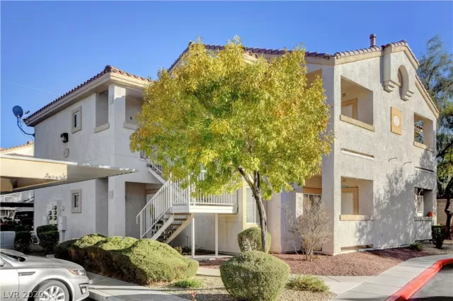 MLS: 2225908 Condo For Sale