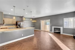 Photo #2: 2225908 Listing