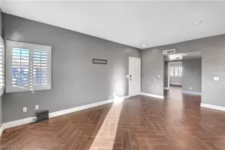 Photo #4: 2225908 Listing