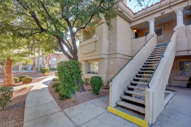 MLS: 2225912 Condo For Sale