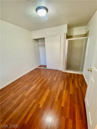 Photo #5: 2225934 Listing