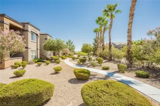 Photo #2: 2225937 Listing