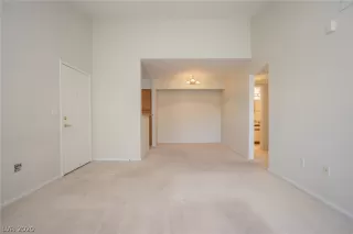 Photo #6: 2225937 Listing