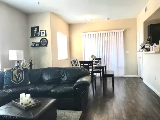 Photo #4: 2225940 Listing