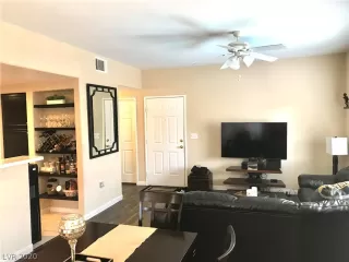 Photo #5: 2225940 Listing