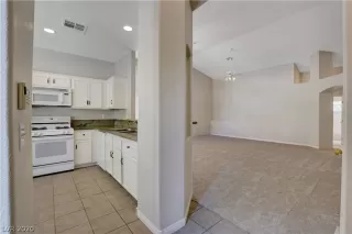 Photo #4: 2225989 Listing 