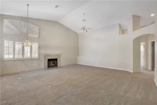 Photo #5: 2225989 Listing 