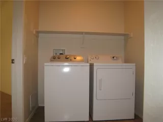 Photo #4: 2225992 Listing