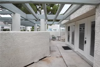 Photo #4: 2226006 Listing