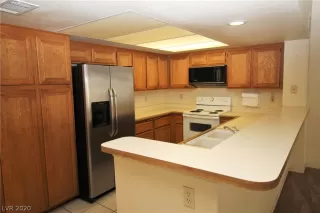 Photo #5: 2226006 Listing