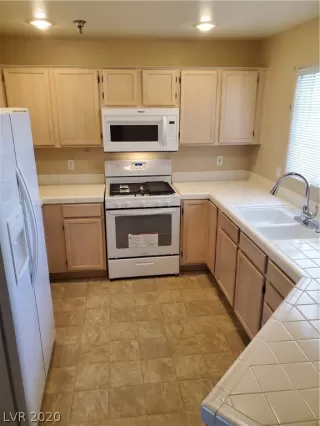 Photo #4: 2226018 Listing 