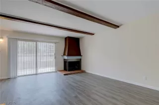 Photo #4: 2226028 Listing