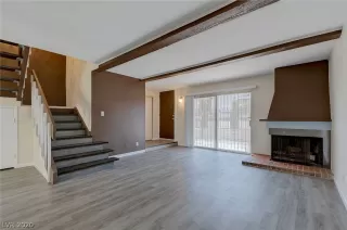 Photo #5: 2226028 Listing