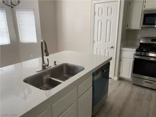 Photo #3: 2226108 Listing 