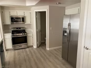 Photo #5: 2226108 Listing 