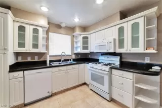 Photo #3: 2226117 Listing 