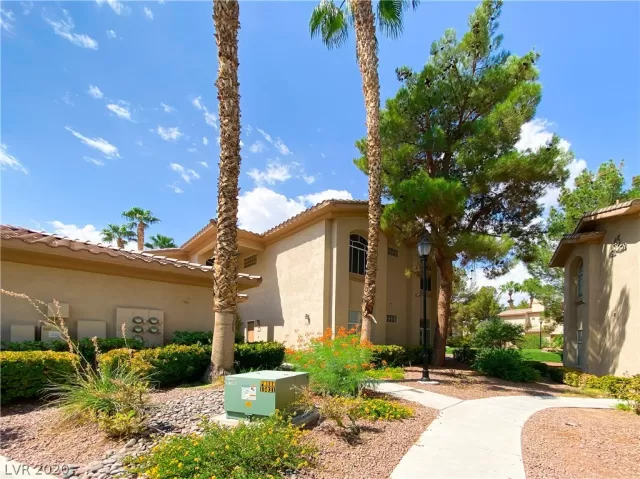 MLS: 2226139 Condo For Sale