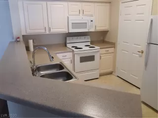 Photo #5: 2226194 Listing