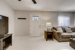 Photo #3: 2226196 Listing