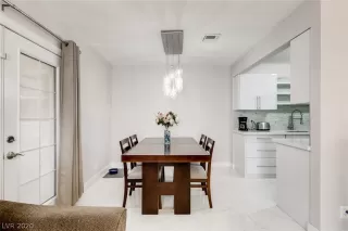 Photo #6: 2226196 Listing