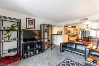 Photo #3: 2226257 Listing 