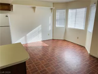 Photo #5: 2226289 Listing