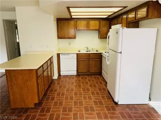 Photo #6: 2226289 Listing