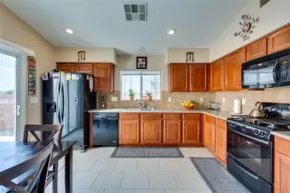 Photo #1: 2226314 Listing