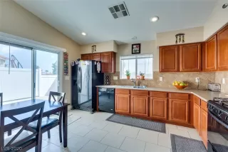 Photo #2: 2226314 Listing