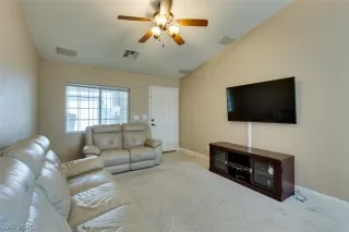 Photo #4: 2226314 Listing